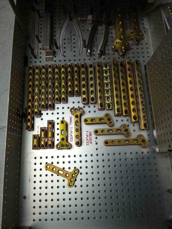 
                  
                    SYNTHES SMALL FRAGMENT SET ( LC-DCP: TITANIUM)
                  
                