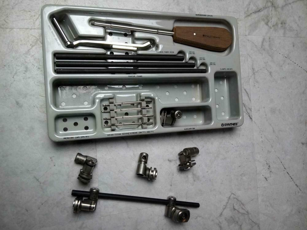 SYNTHES DISTAL RADIUS FIXATOR SET ORTOPEDIC