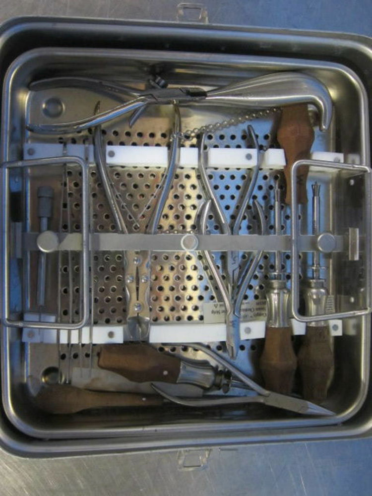 
                  
                    LEIBINGER Wurzburg-Titanium Mini Plate System In Tray (31DM)
                  
                