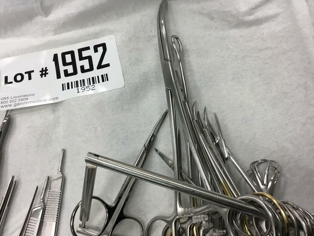 
                  
                    Catheter Removal Tray (56GS)
                  
                