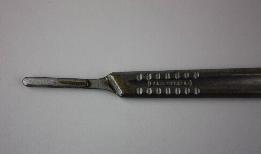 
                  
                    Bard-Parker No. 4 Stainless Surgery Scalpel Handle, Vet Orthopedic Instrument
                  
                