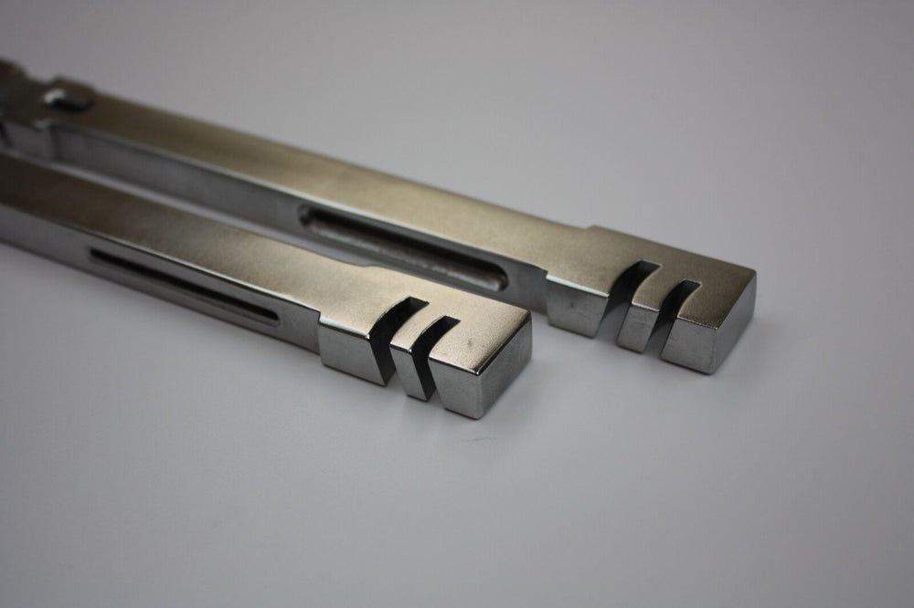 
                  
                    Bone Plate Benders Orthopedic Instrument-Large 20x1.5x1cm Excellent Quality
                  
                