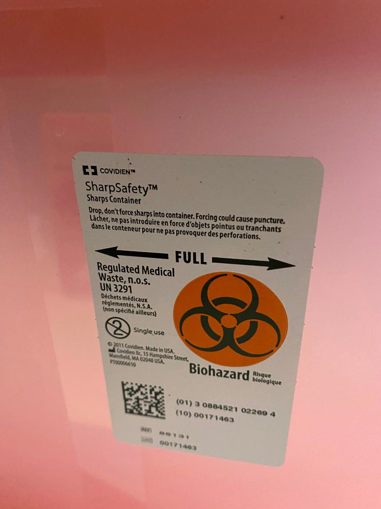 
                  
                    Covidien SharpSafety Sharps Container | KeeboMed
                  
                