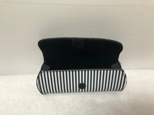 
                  
                    Elle Black and White Stripes Optical Eyeglasses Soft Case | KMOPT-69
                  
                