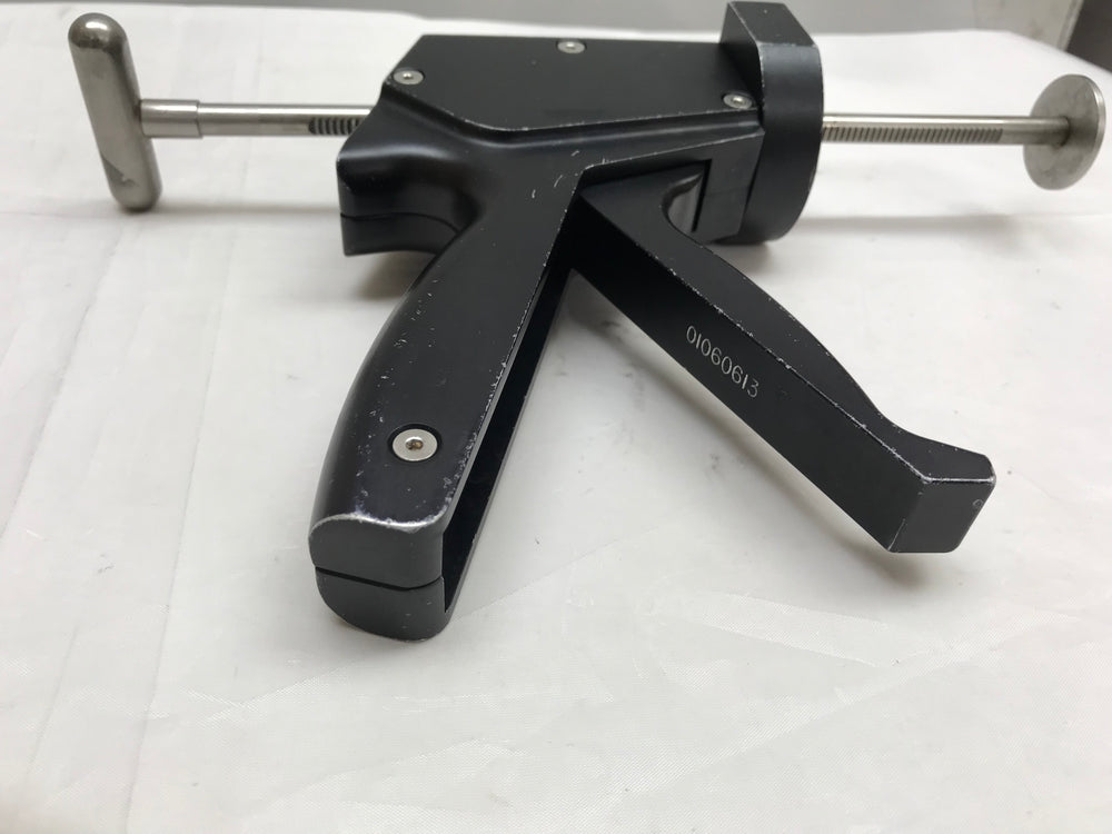 
                  
                    Stryker Dual Speed Cement Injector
                  
                