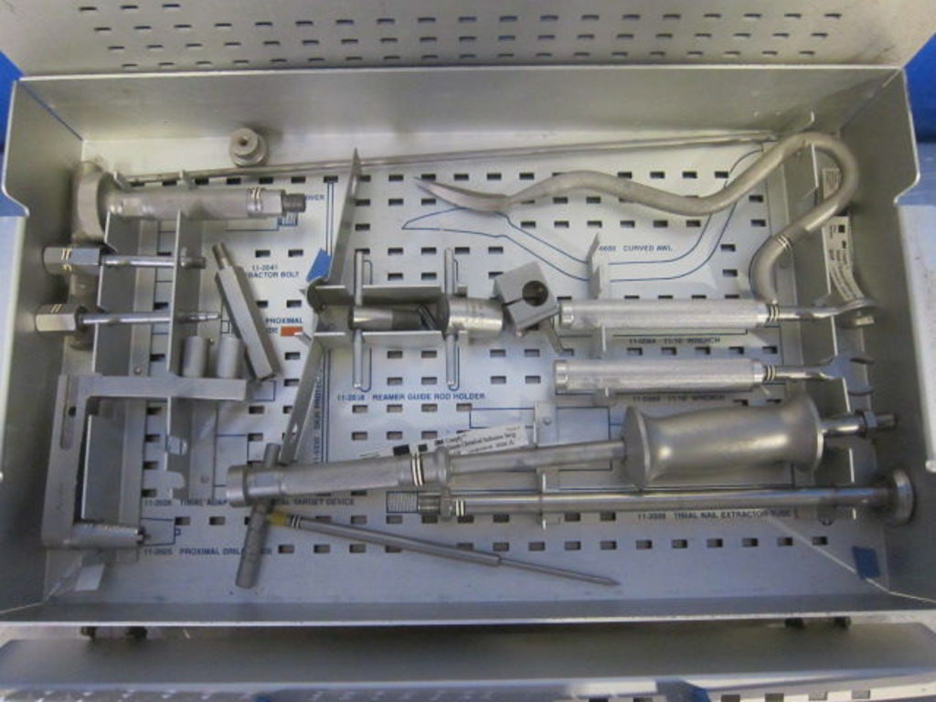 RICHARDS Russell-Taylor Tibial Instruments Tray – KeeboMed