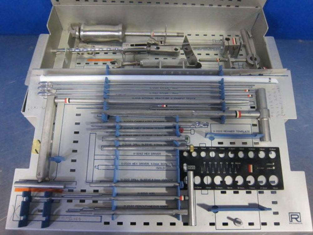 
                  
                    RICHARDS Russell-Taylor Femoral Instrument w/ Tray
                  
                