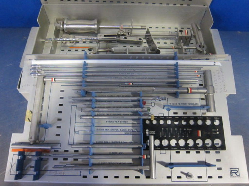 RICHARDS Russell-Taylor Femoral Instrument w/ Tray – KeeboMed