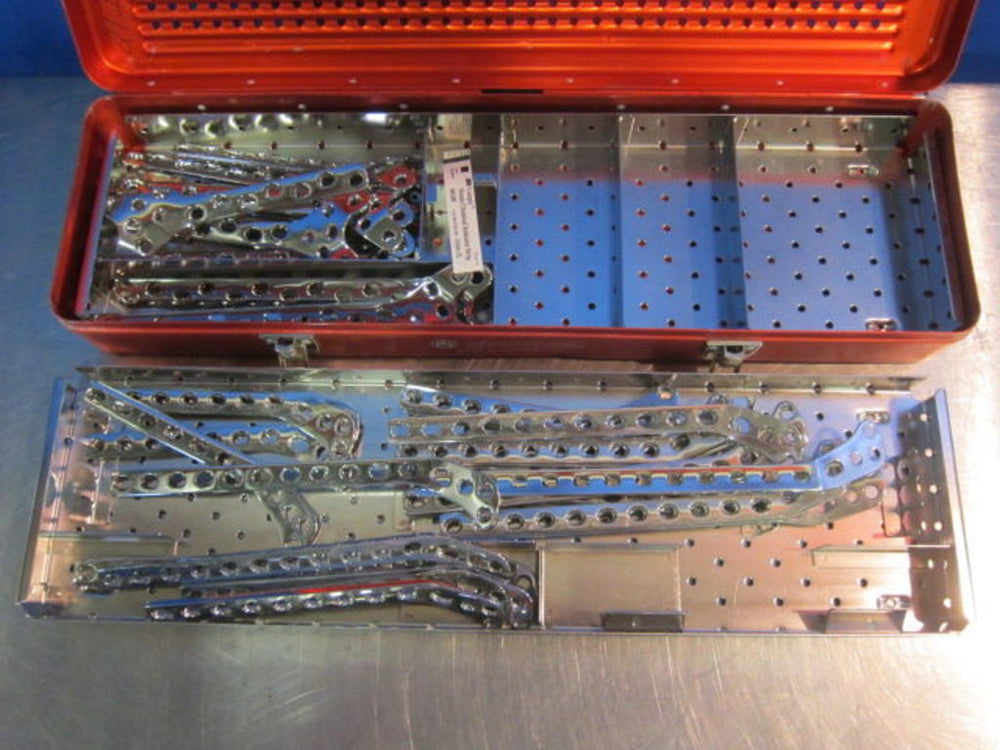 
                  
                    SYNTHES Swiss 302.07 Buttress Plates
                  
                