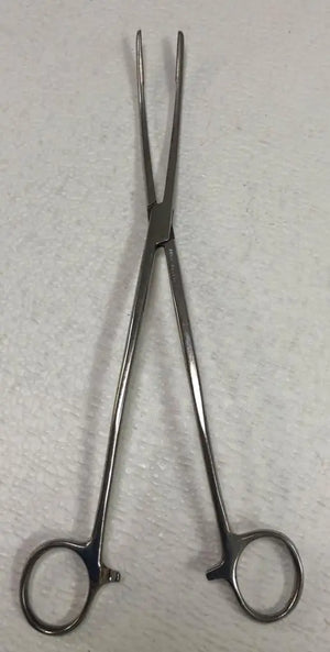 
                  
                    Amico Curved Serrated Ratchet Forceps | KeeboMed
                  
                