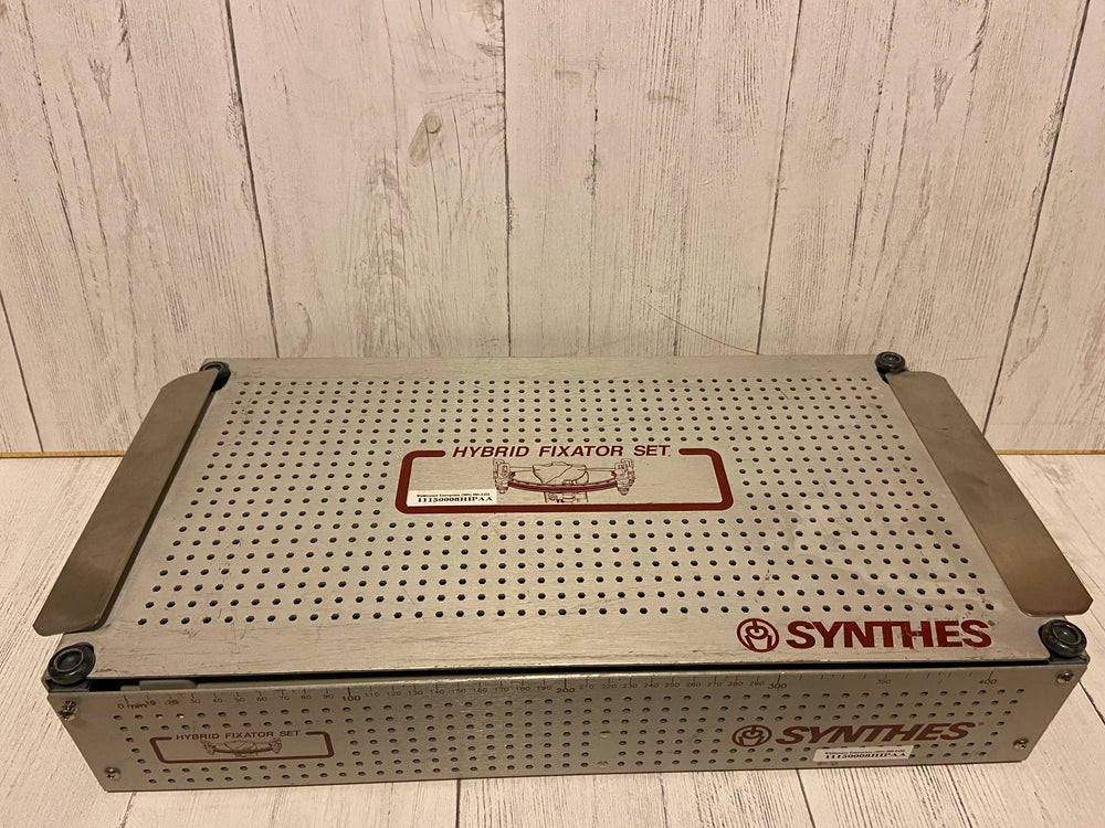 
                  
                    SYNTHES Hybrid Fixatpr Implants Set
                  
                