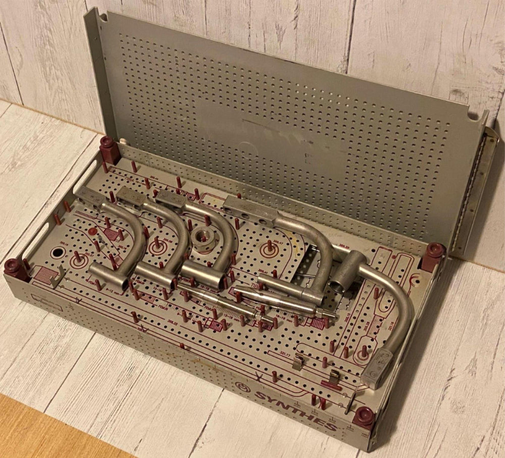 
                  
                    SYNTHES  Universal Nail Insertion Set
                  
                