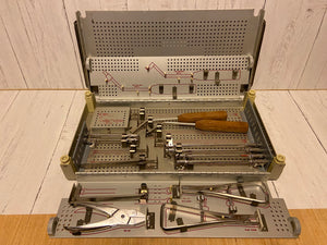
                  
                    SYNTHES  Locking Hook Spinal Rod Set
                  
                